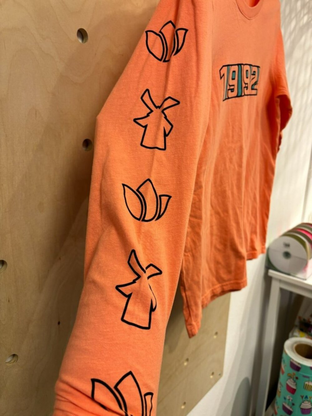 Dutch Bros Coffee Coral Long Sleeve Classic 1992 T-Shirt Size Medium - Picture 3 of 6